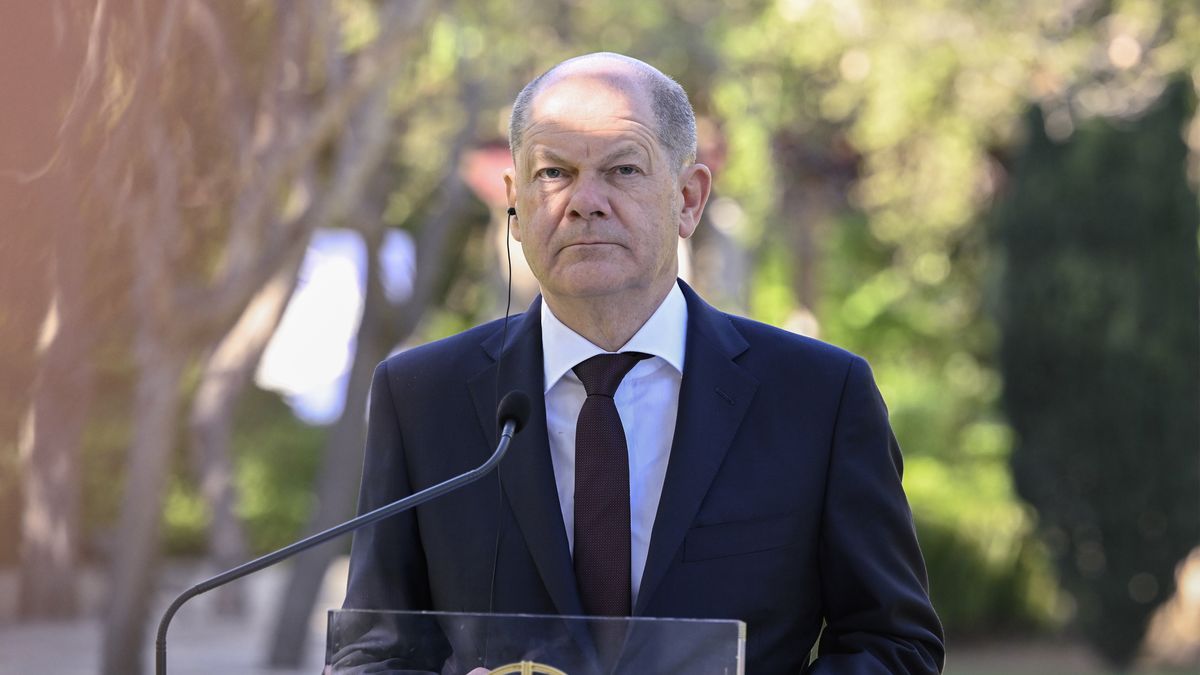 LISBON, PORTUGAL - APRIL 19: The Chancellor Of Germany Olaf Scholz listens to remarks by Portuguese Prime Minister Antonio Costa (not seen) during a joint press conference at the end of their bilateral meeting in the PM official residence in Sao Bento, on April 19, 2023, in Lisbon, Portugal. Mr. Scholz will also speak in the evening at the 50th anniversary of the Portuguese Socialist Party dinner. (Photo by Horacio Villalobos#Corbis/Corbis via Getty Images)