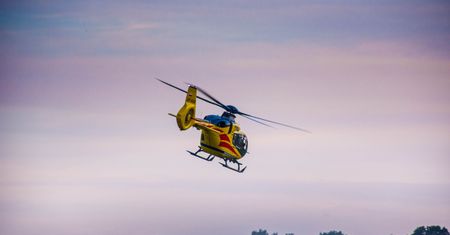 Jastrzębia Góra. 25-latek skoczył do wody i złamał kręgosłup. Jest relacja świadka