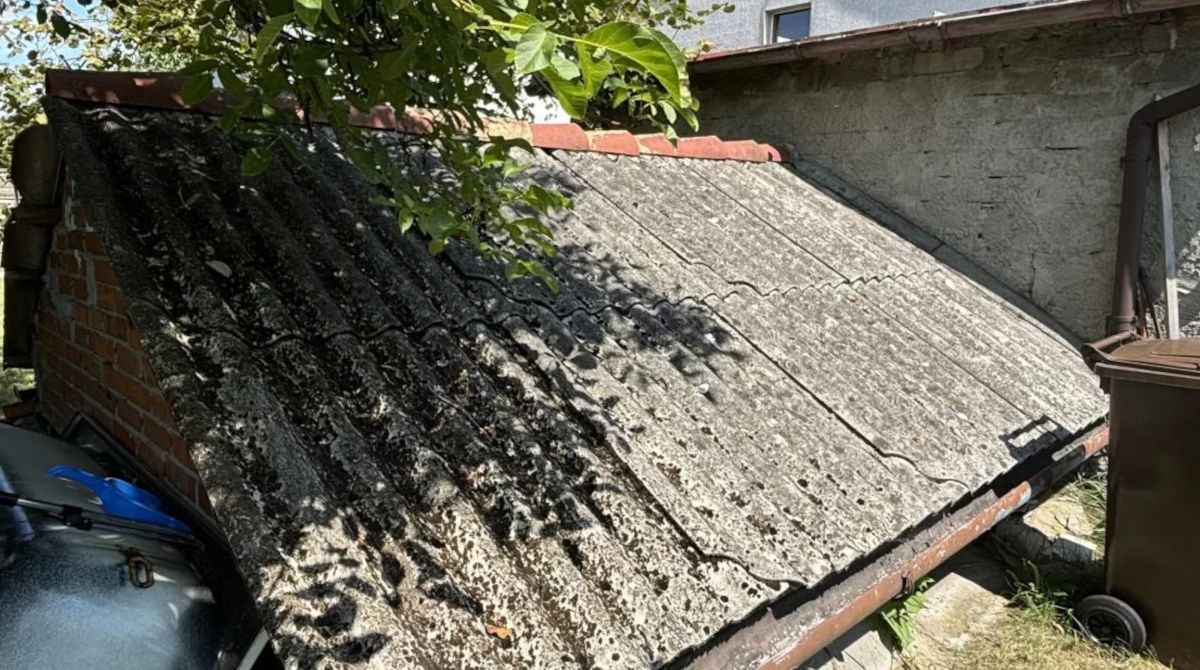 Powiat poznański kontynuuje walkę z azbestem.