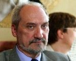 Macierewicz: Zagrożenie ze strony rosyjskich służb wzrosło