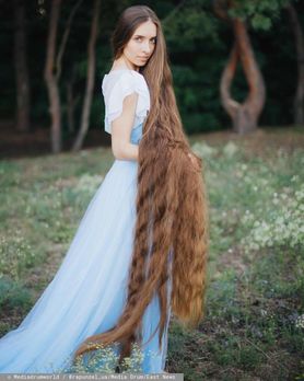 31-latka z Ukrainy ma włosy za kostki. Nazywają ją ukraińską Roszpunką