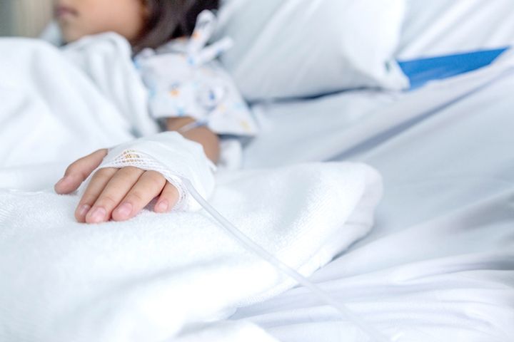 14-latka zmarła na COVID-19. Antyszczepionkowi rodzice zabronili medykom ją ratować