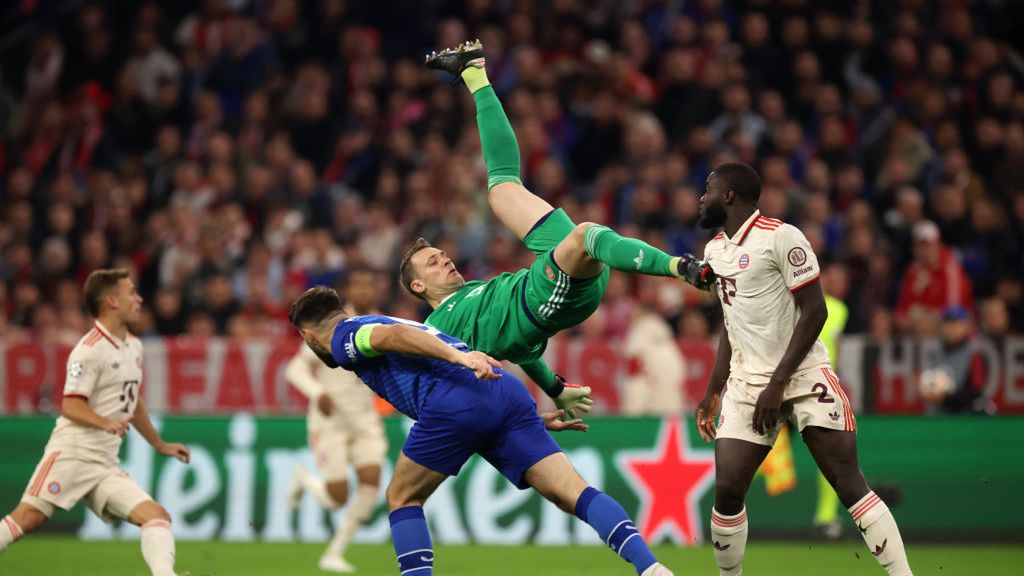 Getty Images /  Alex Grimm / Na zdjęciu: Upadek Manuela Neuera