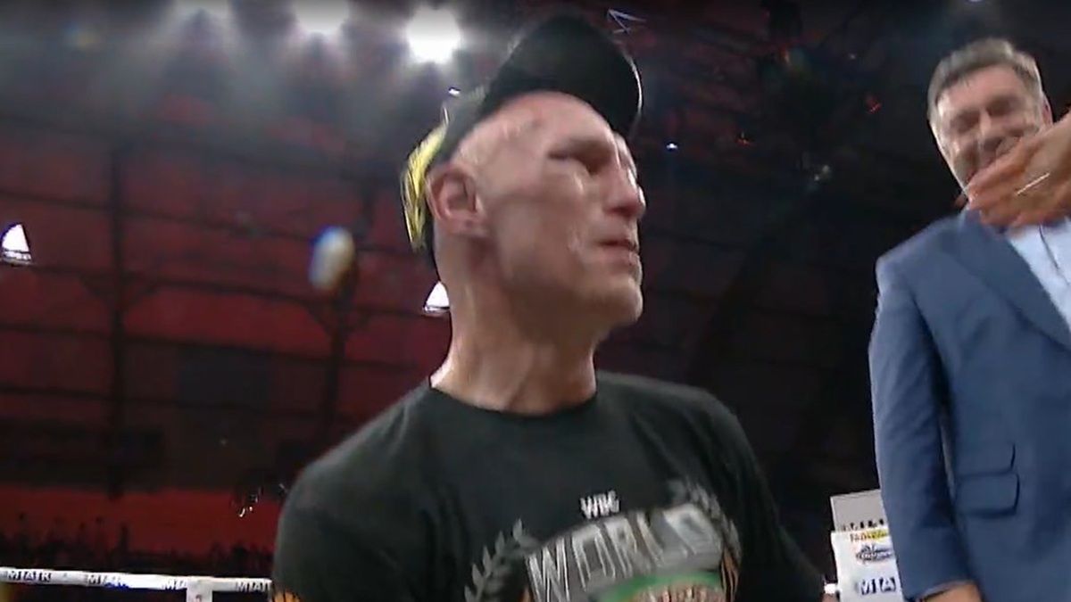 Twitter / Łzy Krzysztofa Włodarczyka po walce