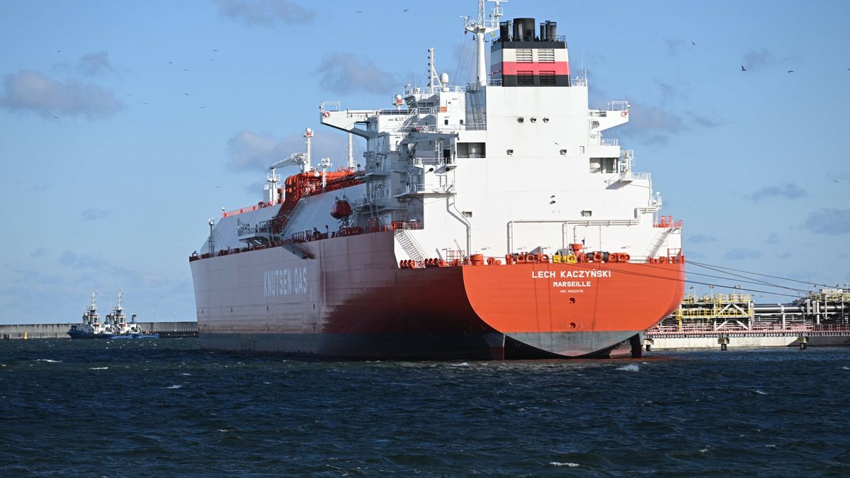 Gazowiec "Lech Kaczy?ski" w ?winouj?ciu
11.03.2023 Swinoujscie Terminal LNG w Swinoujsciu. Pierwsza dostawa skroplonego gazu do Polski gazowcem "Lech Kaczynski".    Fot. Przemek Swiderski/REPORTER
Przemek Swiderski/REPORTER