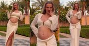 Karolina Pisarek w stroju niczym księżniczka Jasmina pręży CIĄŻOWY BRZUSZEK wśród palm (ZDJĘCIA)