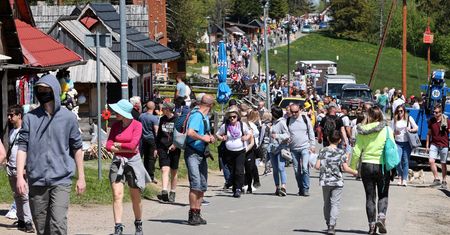 "Tatrzański armagedon". Morze ludzi zalało Zakopane
