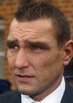 Vinnie Jones w serialu jak James Bond