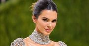 MET Gala 2021. Kendall Jenner w kryształowej sukni. Modelka odkryła całe ciało