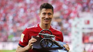 Były napastnik Bayernu Monachium: Powinni pozwolić odejść Lewandowskiemu