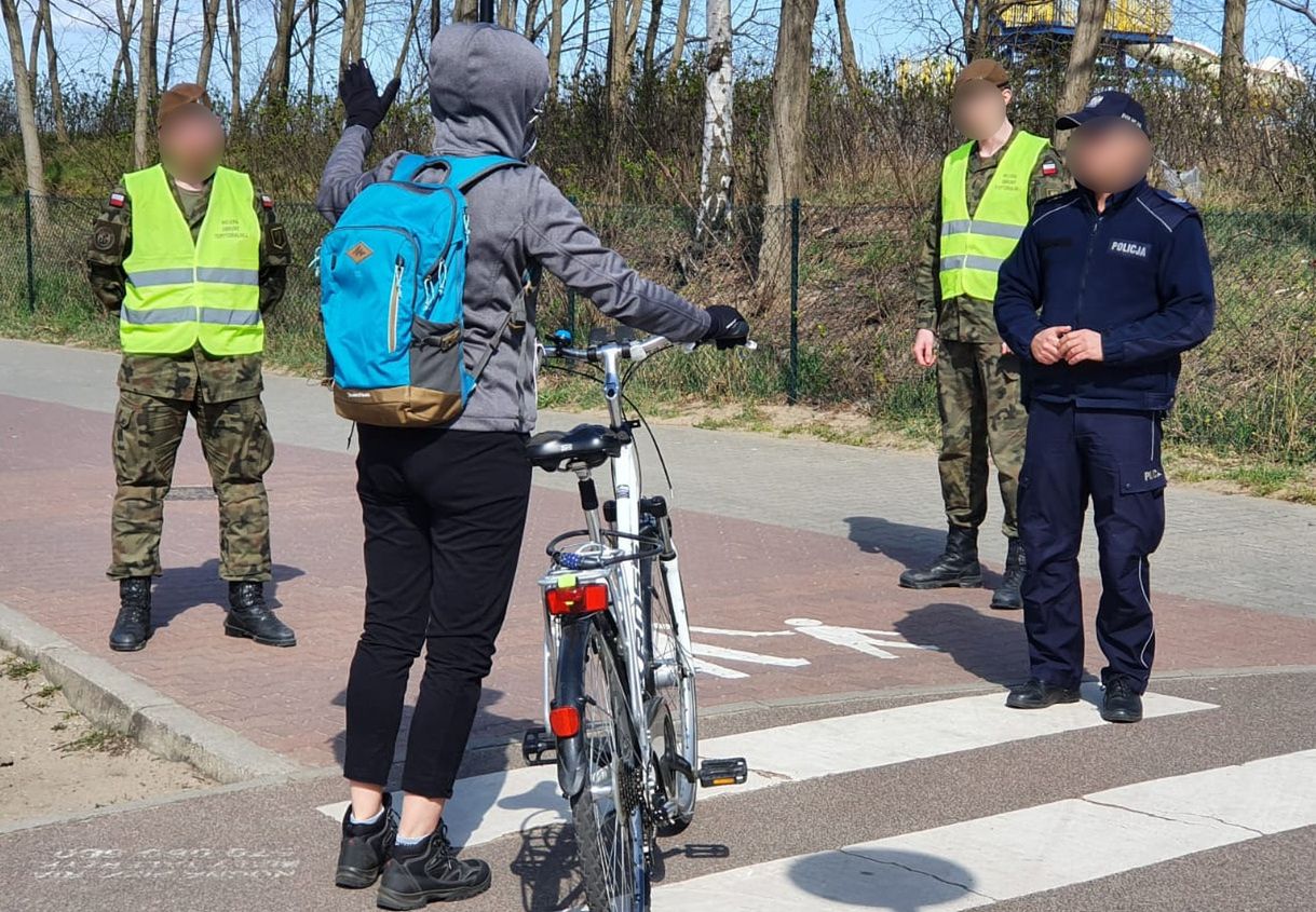 W czasie obowiązywania ograniczeń część rowerzystów została jedynie pouczona. Nie każdy miał jednak tyle szczęścia