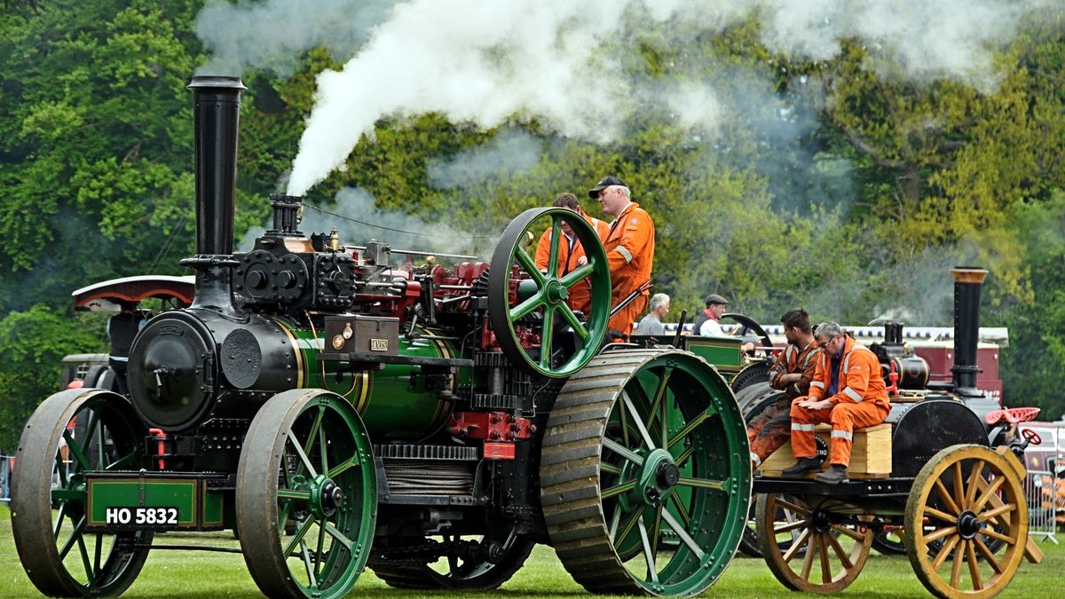 Lokomobile z napędem parowym były kiedyś popularnym środkiem transportu.