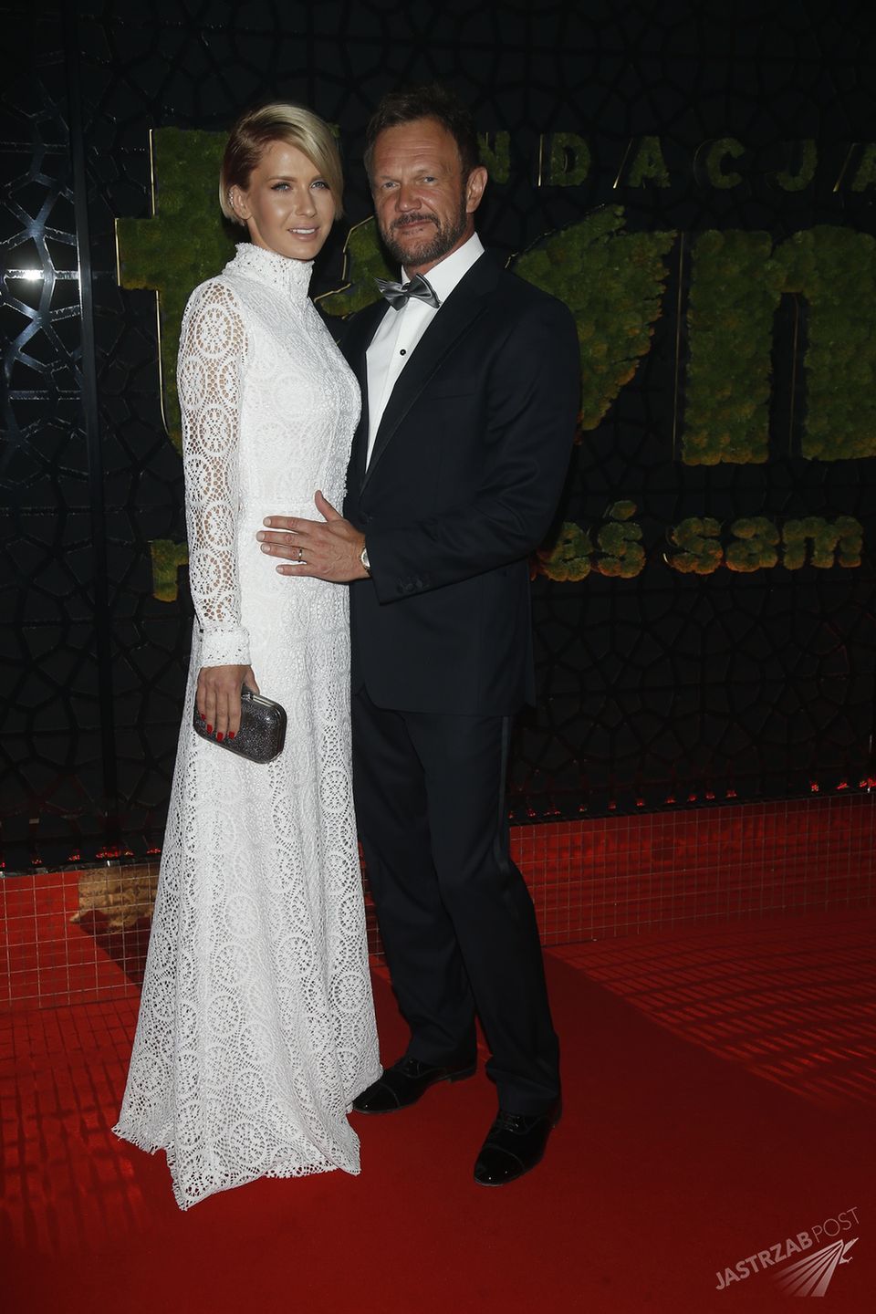 Edyta Pazura i Cezary Pazura na balu TVN 2015, suknia Bizuu