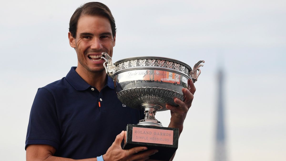 PAP/EPA / JULIEN DE ROSA / Na zdjęciu: Rafael Nadal, mistrz Roland Garros 2020
