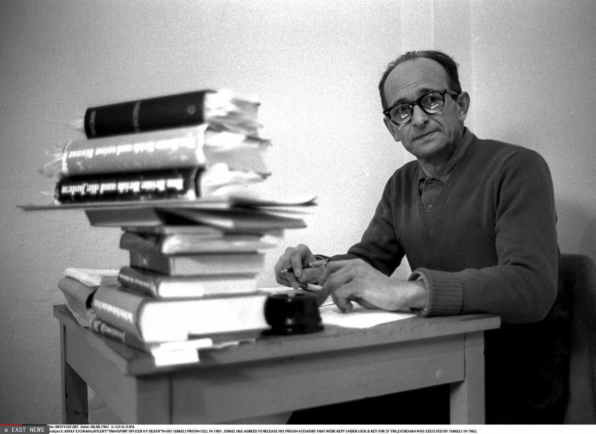 PROCES ZBRODNIARZY WOJENNYCHPHOTO: EAST NEWS ADOLF EICHMANN W CELI IZRAELSKIEGO WIEZIENIA.G.P.O.