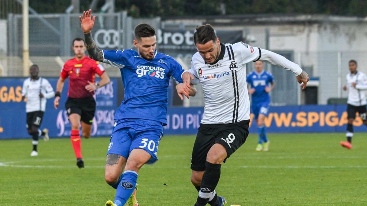 PAP/EPA / FABIO FAGIOLINI / Na zdjęciu: mecz Spezia Calcio - Empoli FC