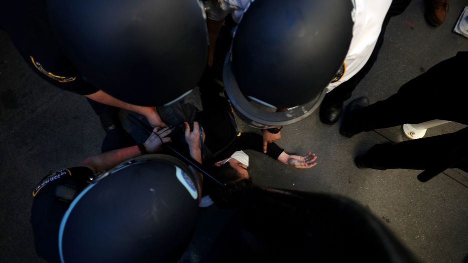 Zamieszki w USA. Policjanci z Buffalo zawieszeni po odepchnięciu 75-latka