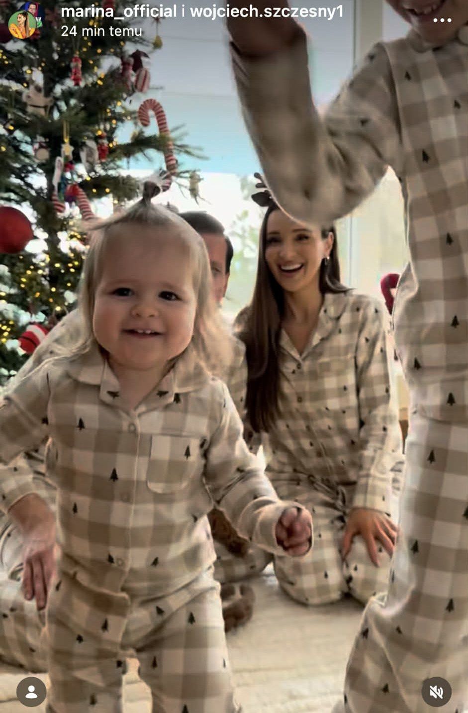 Marina Łuczenko i Wojciech Szczęsny z dziećmi