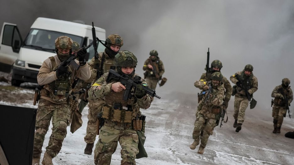 Ukrainian servicemen attend a joint drills near the border with Belarus
Ukrainian servicemen attend a joint drills of armed forces, national guard and Security Service of Ukraine (SBU) near the border with Belarus, amid Russia's attack on Ukraine in Rivne region, Ukraine January 11, 2023.,Image: 749035948, License: Rights-managed, Restrictions: , Model Release: no, Credit line: GLEB GARANICH / Reuters / Forum
GLEB GARANICH / Reuters / Forum
war, category_code_europ, category_code_war