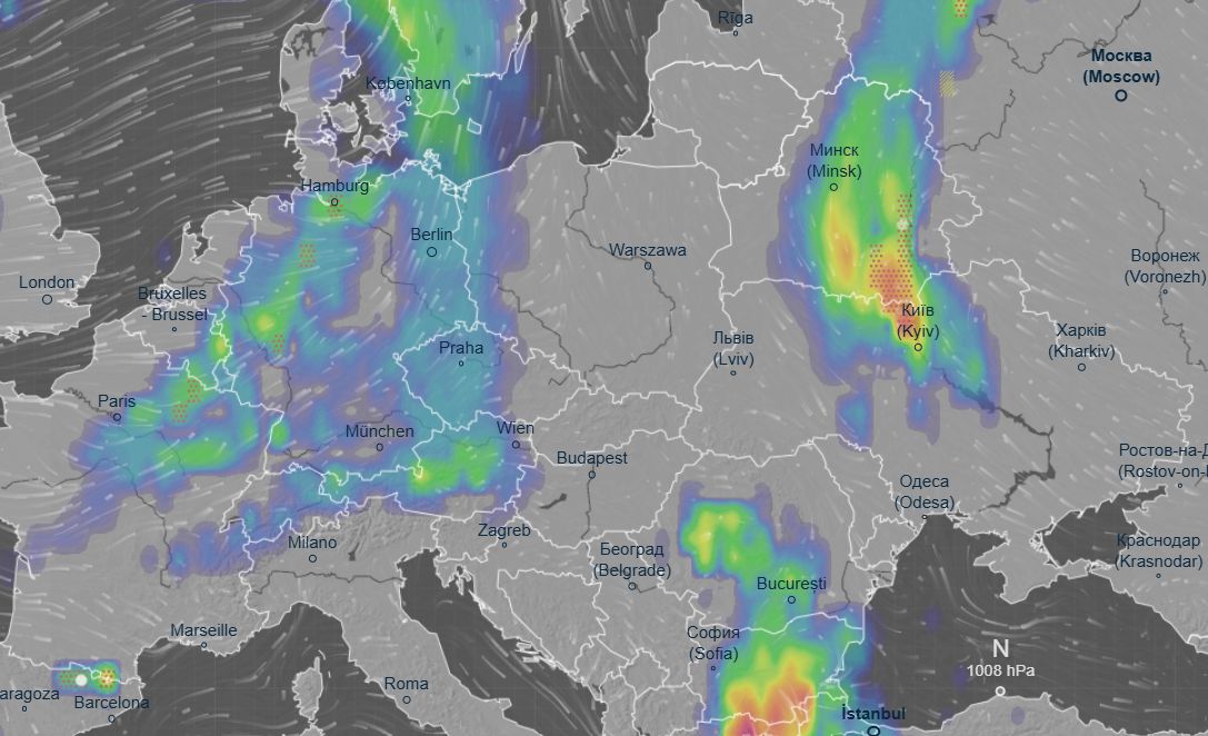 Opady dotrą do Polski w niedzielę w godzinach popołudniowych.