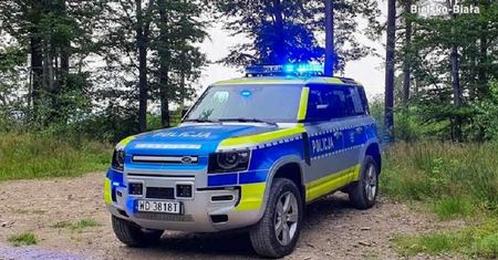 Kultowy Defender w policji. Testy trwają w najlepsze