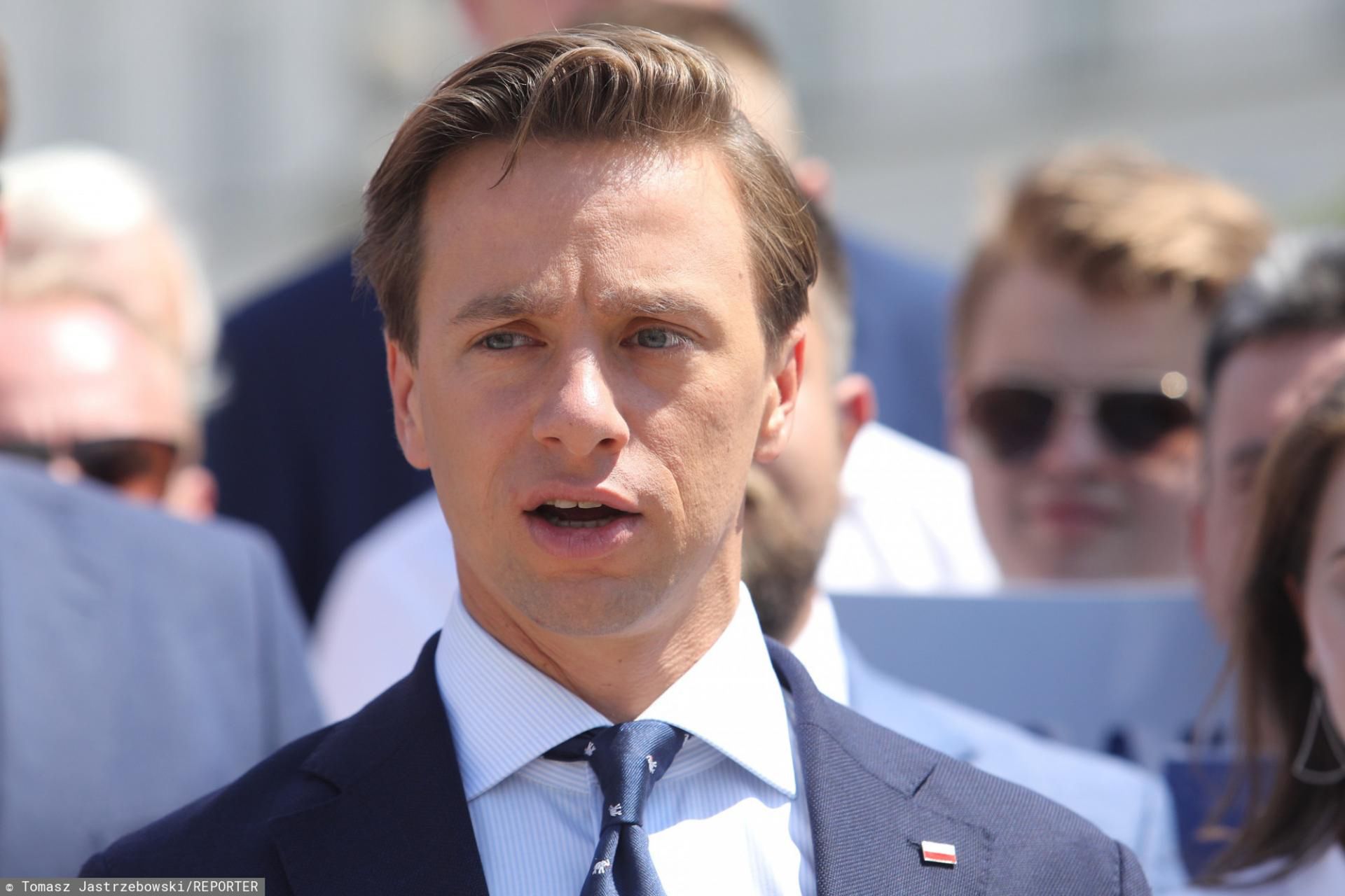 Bosak o zmianie płci 