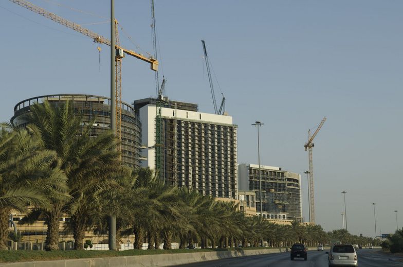 Binladen Group zwalnia 77 tys. zagranicznych pracowników