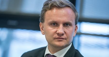 "Zmian w 500+ na razie nie będzie". Mamy odpowiedź ministra na propozycję Rzecznika Praw Dziecka