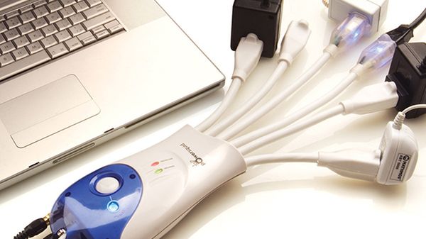 PowerSquid Surge Protector, przedłużacz w kształcie kałamarnicy 1