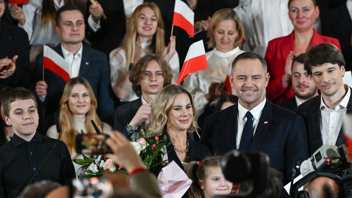 Law And Justice Party Nominates Karol Nawrocki For 2025 Presidential Election
KRAKOW, POLAND - NOVEMBER 24:
Karol Nawrocki (center right), the Law and Justice party's candidate for the 2025 presidential election, with his wife Marta Nawrocka (center left), sons Daniel (right) and Antek (left), and daughter Kasia (center),, on November 24, 2024, in Krakow, Poland.
The announcement came one day after the governing Civic Platform party nominated Rafal Trzaskowski as its candidate in the primaries. (Photo by Artur Widak/NurPhoto via Getty Images)
NurPhoto
november 24, daniel nawrocki, antek nawrocki, candidate announcement, primaries, marta nawrocka, governing party, law and justice party, opposition, rafal trzaskowski, kasia nawrocka, sons, 2025 presidential election