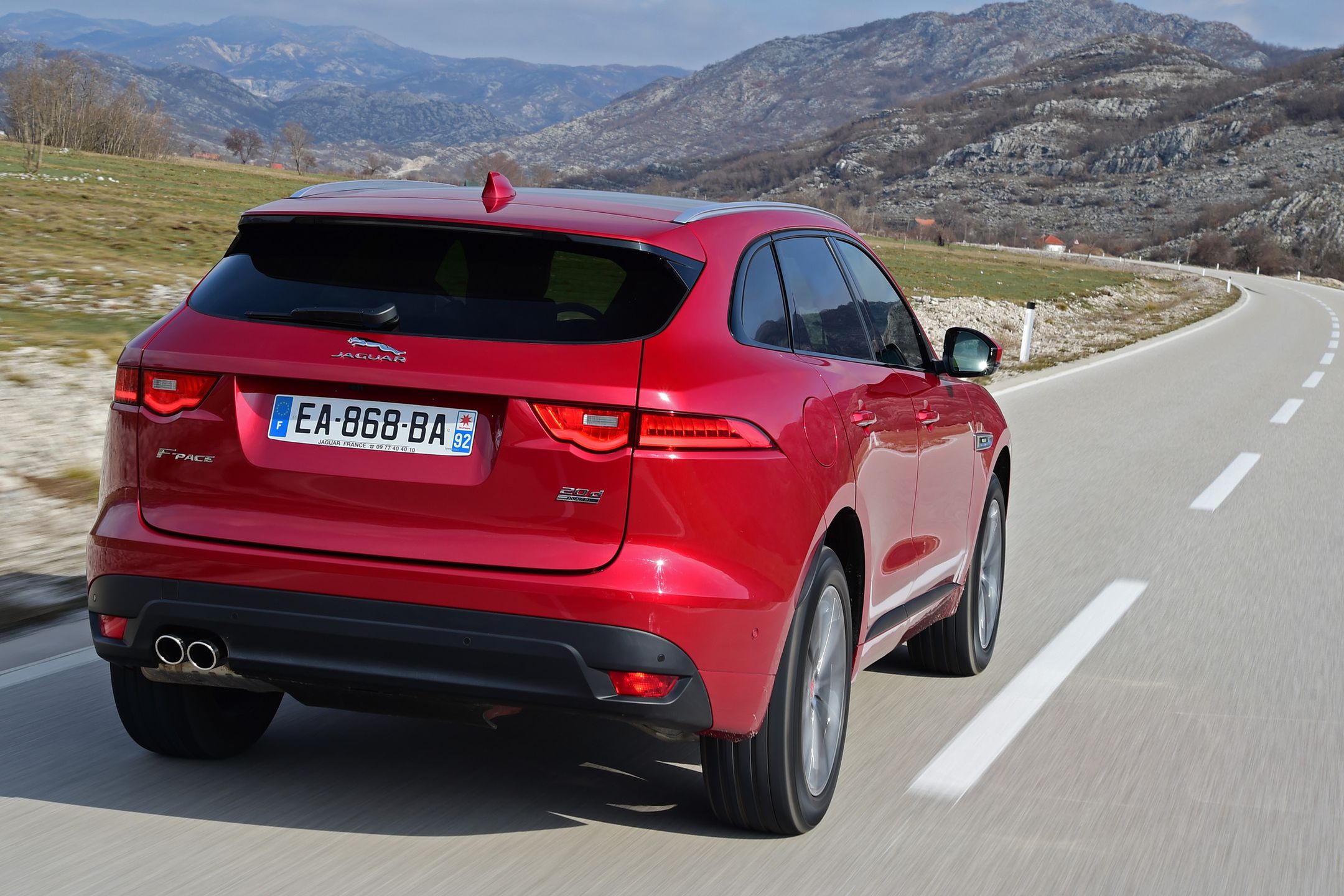 Jaguar F-Pace 8