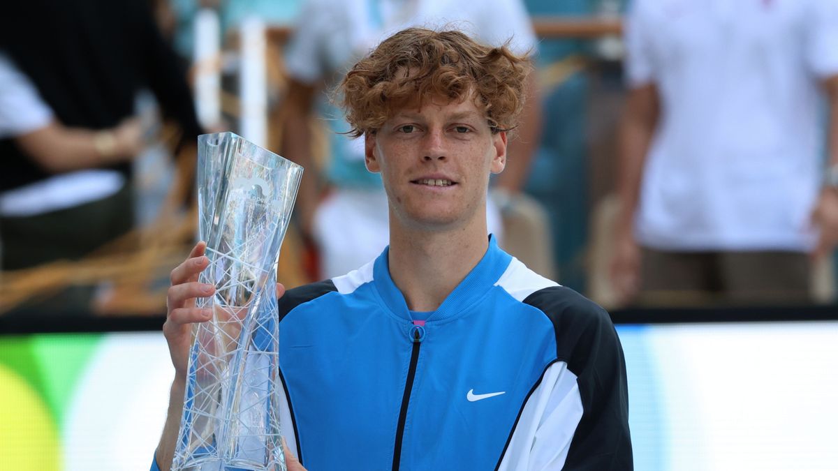 Zdjęcie okładkowe artykułu: PAP/EPA / Marcin Cholewiński / Na zdjęciu: Jannik Sinner, mistrz Miami Open 2024