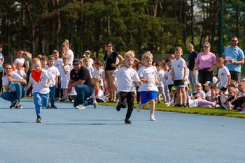 Fordońska Olimpiada Młodzieży 2025 w Bydgoszczy. Sportowe emocje na stadionie
