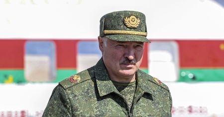 Białoruś. Aleksander Łukaszenka grozi protestującym. Marsz przeciw przemocy w Mińsku