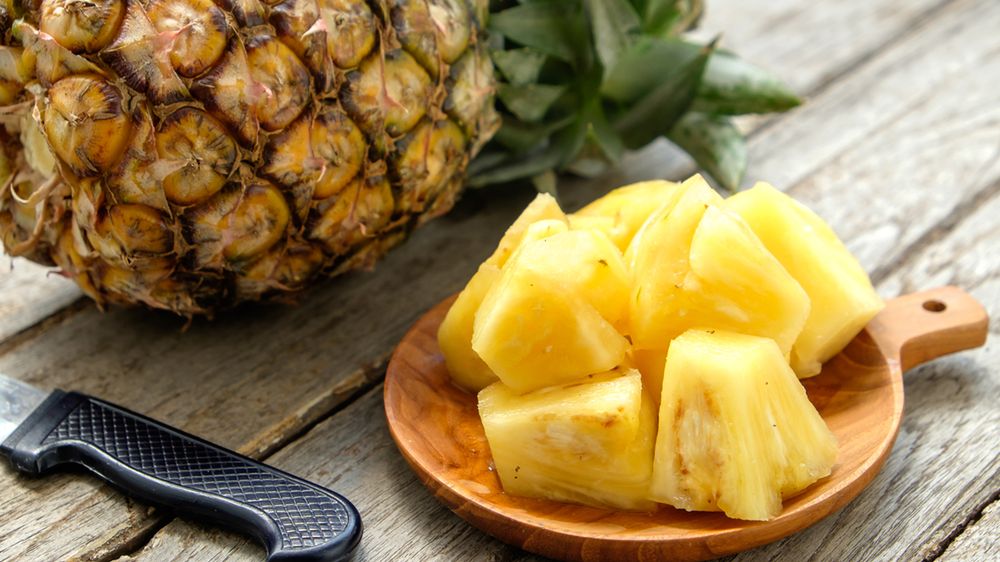 Ananas w puszce w wodzie (owoc i płyn)