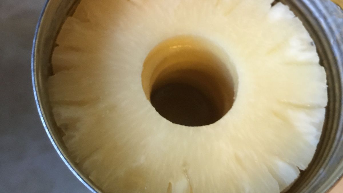 Ananas w puszce w soku (owoc i płyn)