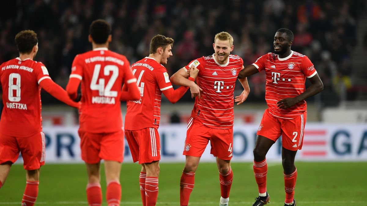 PAP/EPA / ANNA SZILAGYI / Na zdjęciu: piłkarze Bayernu Monachium