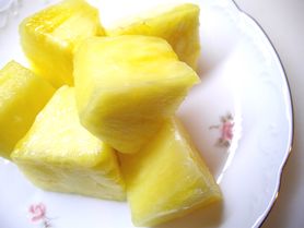 Ananas w puszce w lekkim syropie (owoc i płyn)