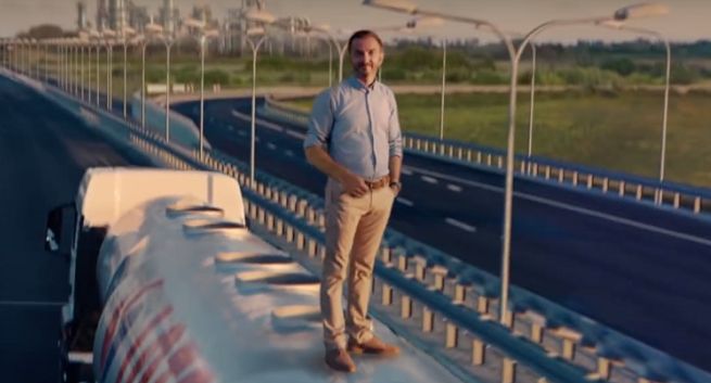 KER: Tomasz Rożek na cysternie w spocie Lotosu nie promował niebezpiecznych zachowań (wideo)