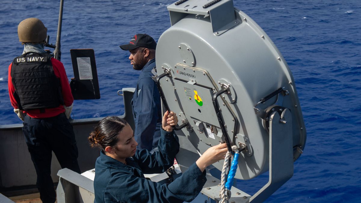 System LRAD zamontowany na jednym z amerykańskich okrętów