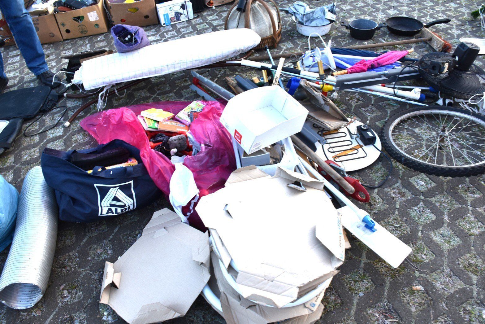 Wtorek na targowisku w Sławnie - 02.12.2025 r.