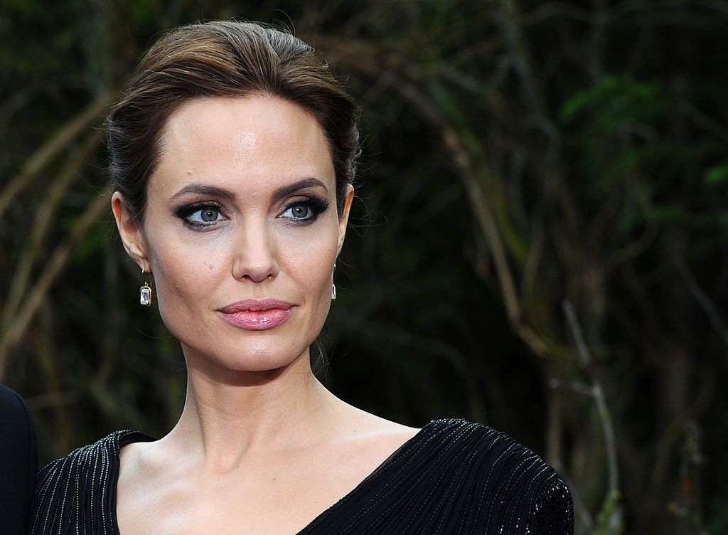 Angelina Jolie nie daje spokoju sąsiadom