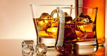 Whisky zalewa Polskę. Pijemy coraz więcej szkockiej