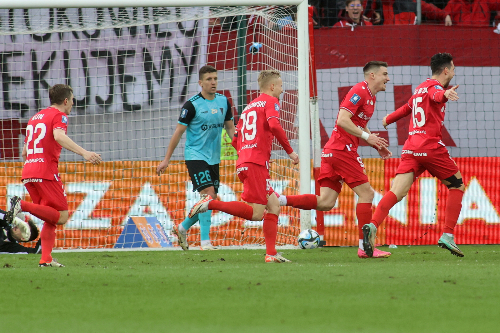 Górnik Zabrze’s series interrupted.  Widzew Łódź finally won at home