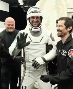 Pierwsze kroki na Ziemi. Sławosz opuścił kapsułę