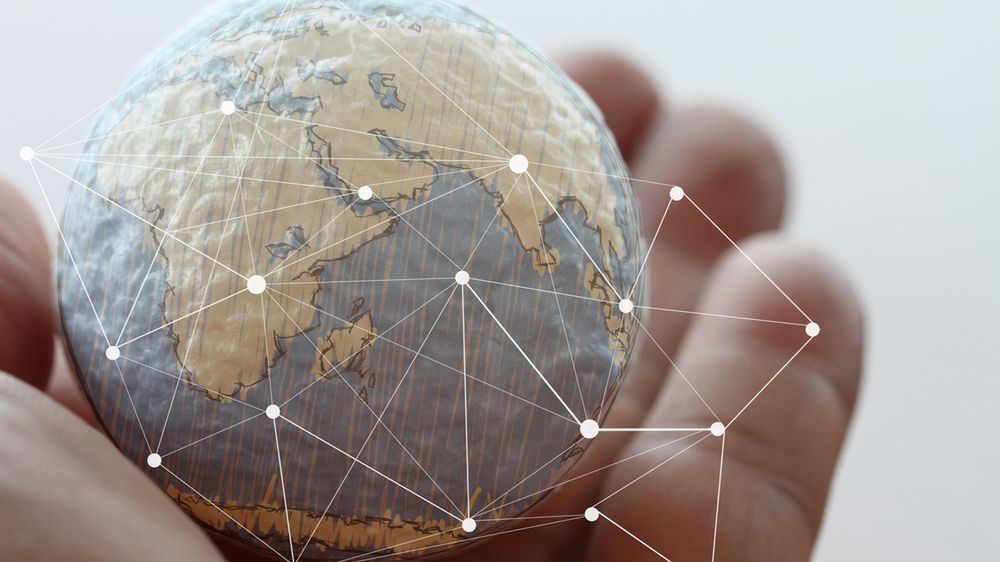 Dziwi cię imigrant ze smartfonem? To dowód na to, że to tacy sami ludzie jak my 1