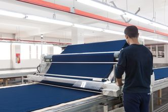 Levi Strauss zamyka zakład w Płocku. Setki osób do zwolnienia