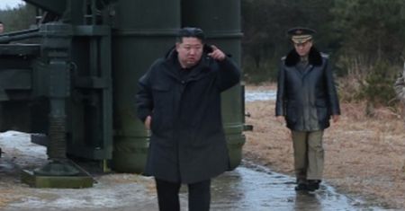 Pokaz siły Korei Północnej. Testy obserwował sam Kim Dzong Un