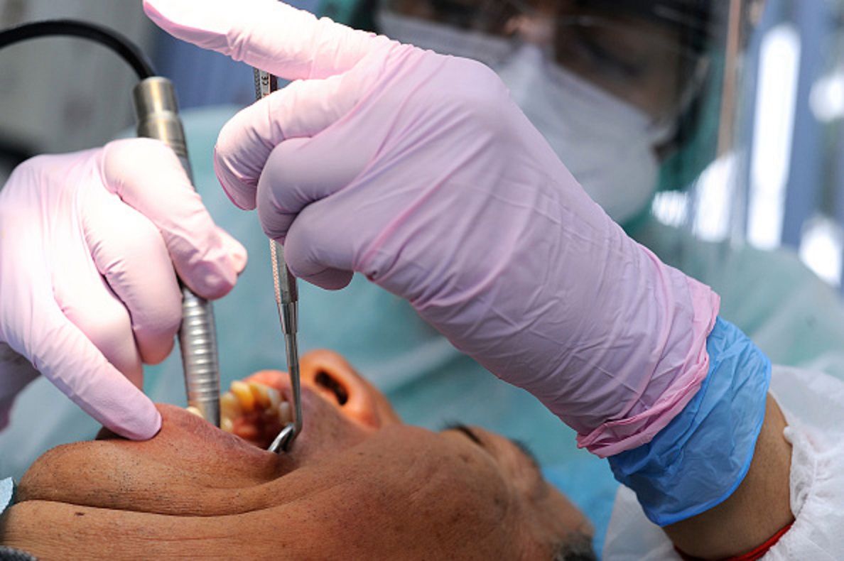 Niegroźny zabieg zakończył się dla niego kolejną hospitalizają oraz utrą wzroku w jednym oku 