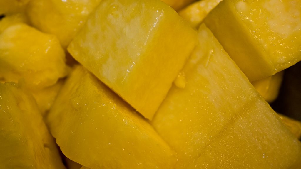 Mrożony ananas w kawałkach z dodatkiem cukru